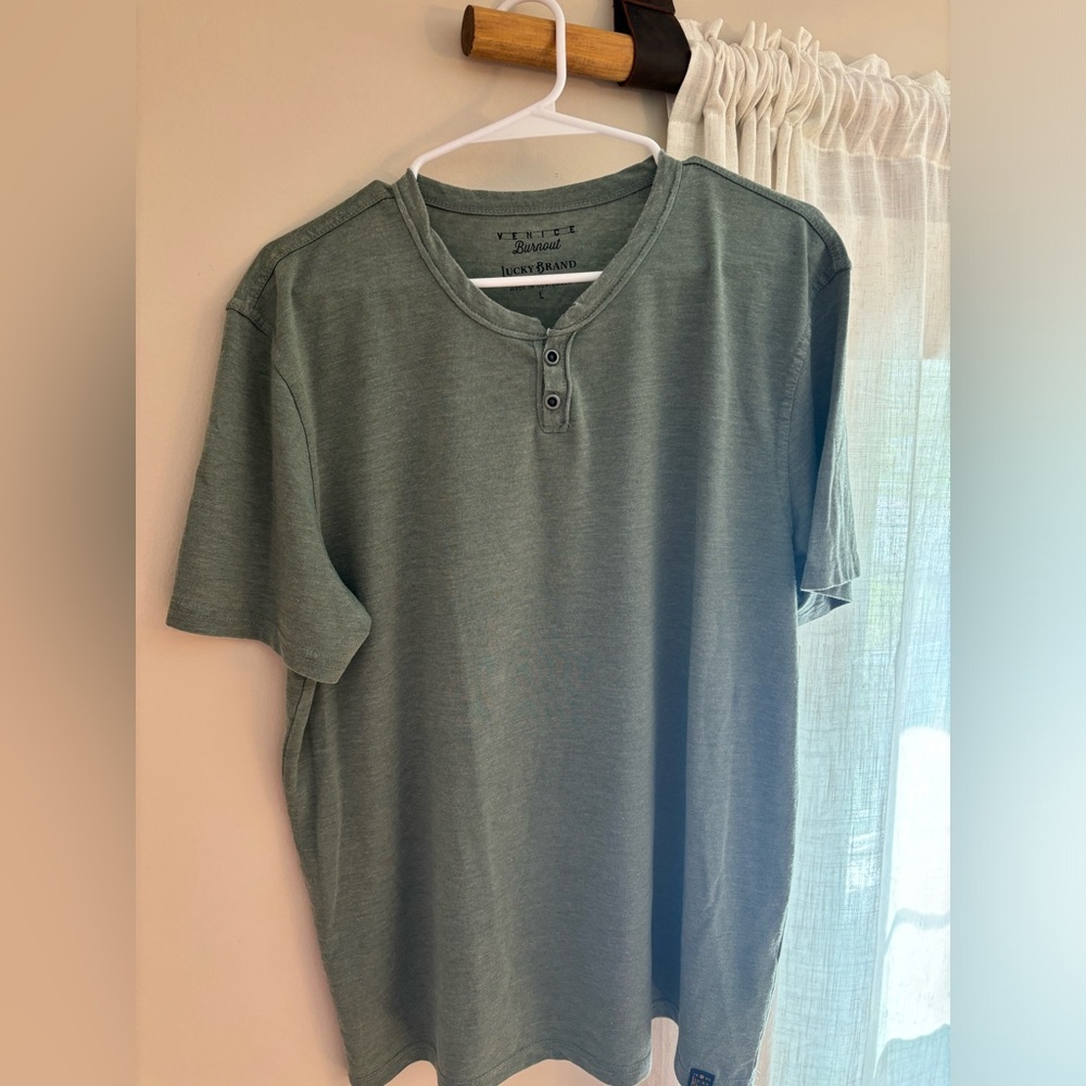 Lucky brand men’s XL shirt